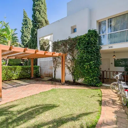 Oleholidays Guadalmina Golf Plaza Holiday home *